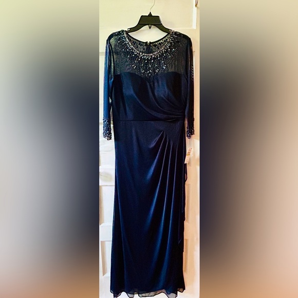 Elegant Navy Blue Evening Dress - Picture 1 of 9